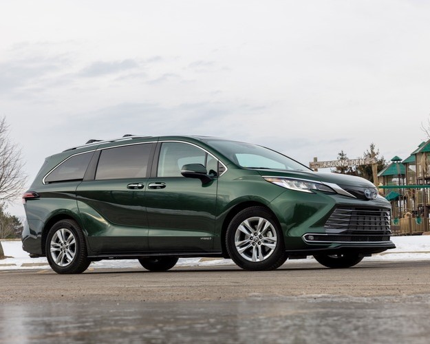 2021-toyota-sienna-limited-awd-